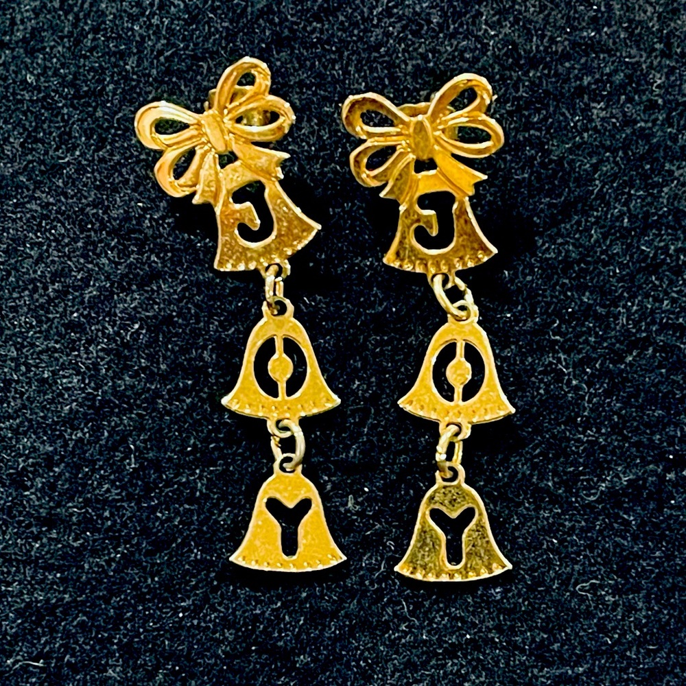 Vintage Avon Gold Tone Holiday “Joy” Bells Earrings